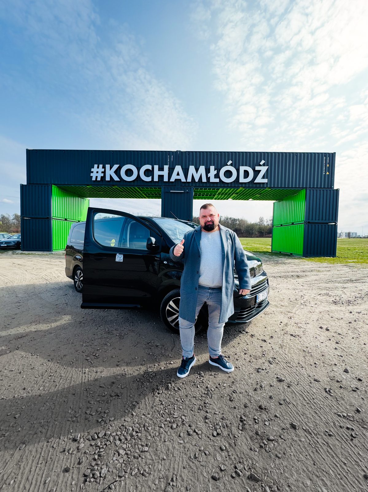 Sławek z busem pod #KochamŁódź