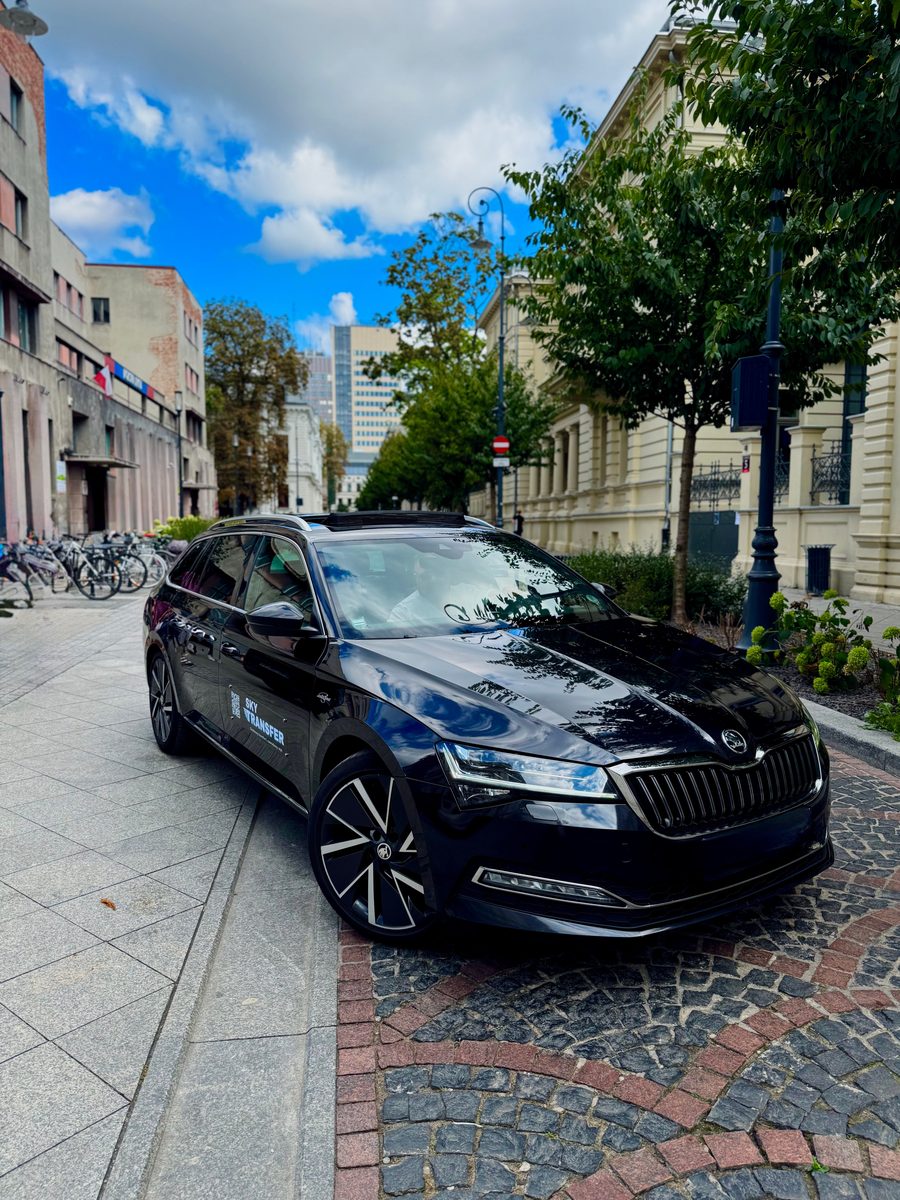 Skoda Superb premium - klasa biznes SkyTransfer