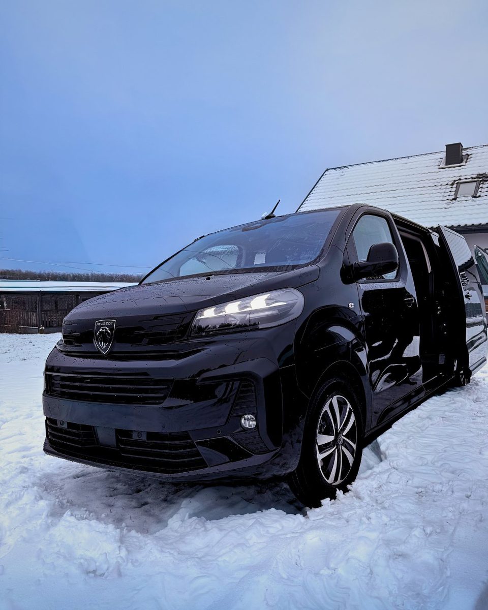 Peugeot bus premium - flota SkyTransfer